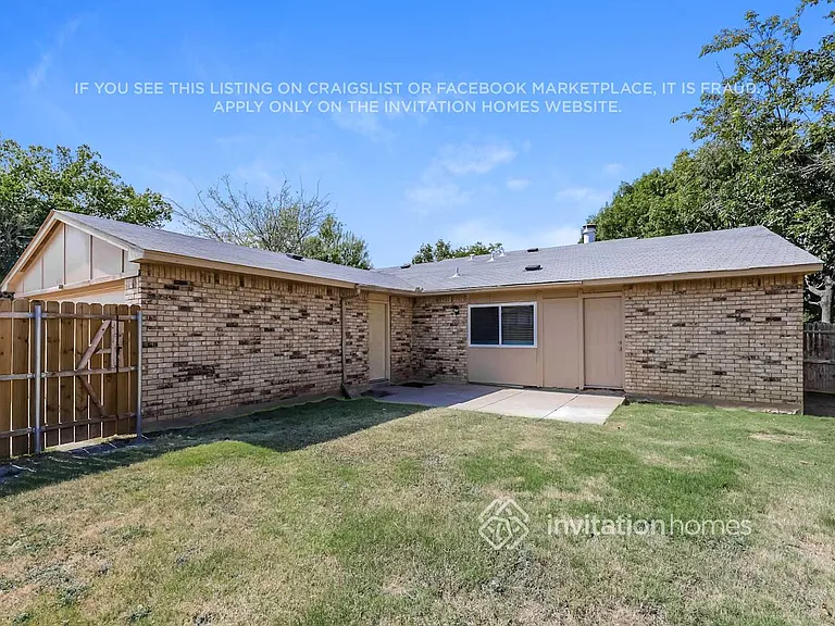 656 Priscilla Ln — Photo 16