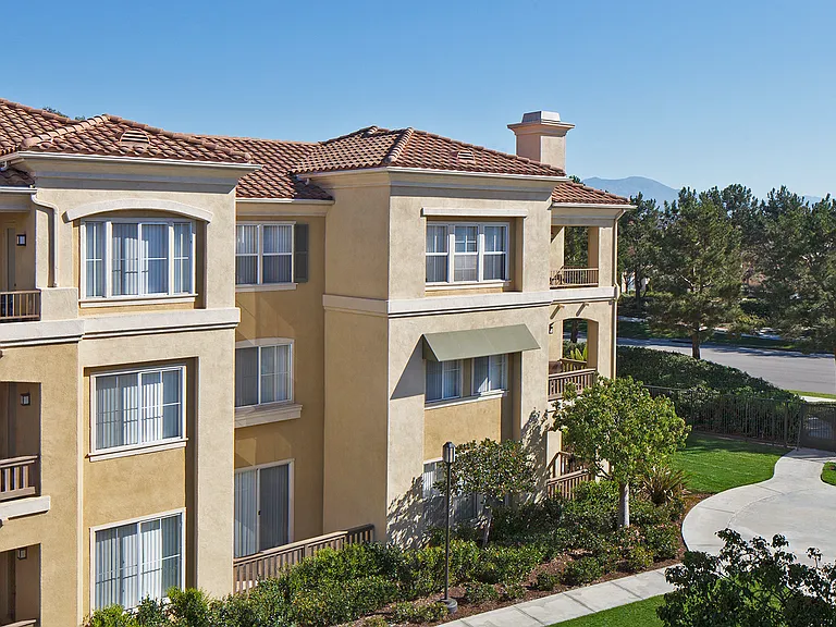 Santa Clara Apartment Homes — Photo 13