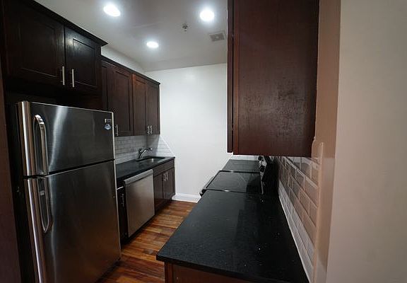 4th image of 294 Willis Ave APT 2