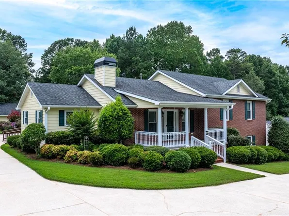 5650 Enchantress Ln, Buford, GA 30518