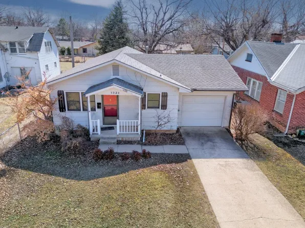1321 E 12th Ave, Winfield, KS 67156