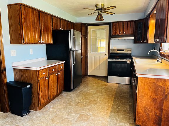 2nd image of 2670 Laurie Dr