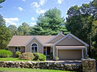 114 Chestnut Hill Rd, Norwalk, CT 06851