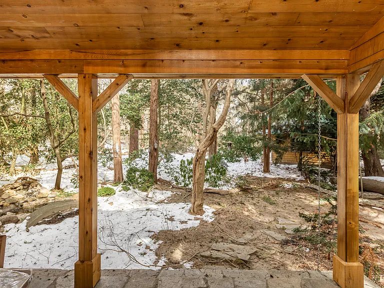 137 Norfolk Dr — Photo 22