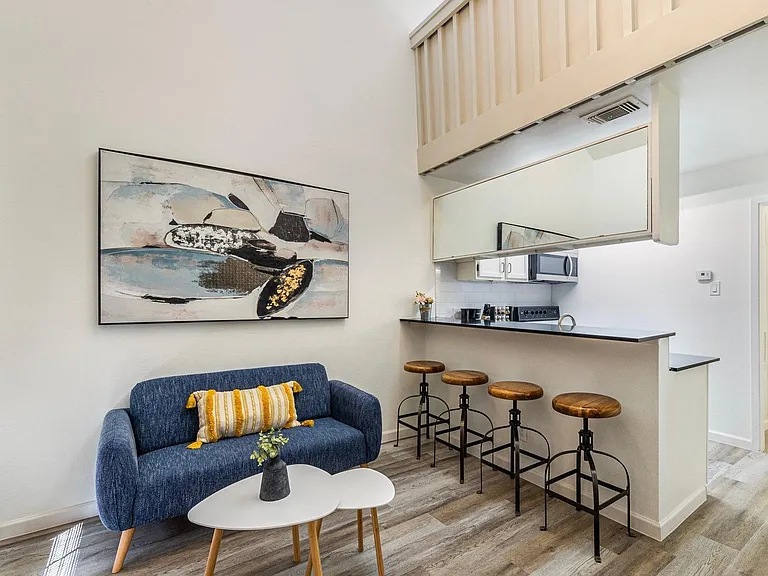 2815 Rio Grande St #204 — Photo 2