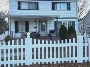 14 Parkside Rd, West Hempstead, NY 11552