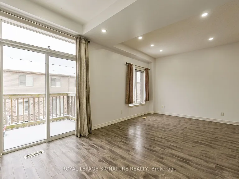 96 Highgate Dr #UPPER LEVEL A — Photo 16