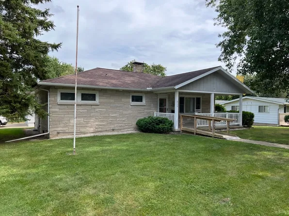 315 S Cherry St, Paxton, IL 60957