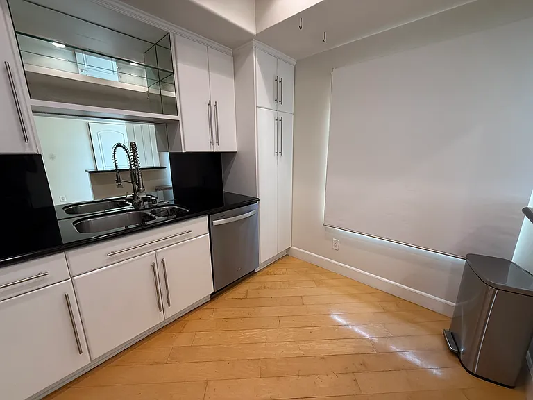 851 N San Vicente Blvd #203 — Photo 8