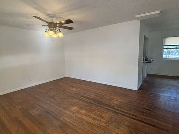 3rd image of 2425 Butler Dr