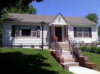 3rd image of 3910 Sunrise Dr