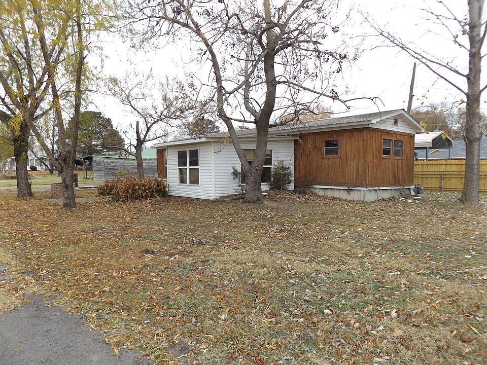 2nd image of 124 W Oak St