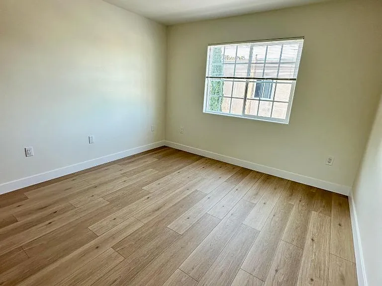 Unit Photo