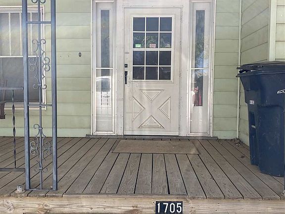 3rd image of 1705 E Broadway Ave