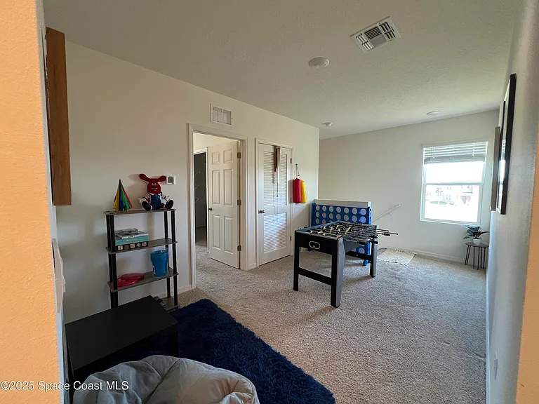 976 Trinity St — Photo 23