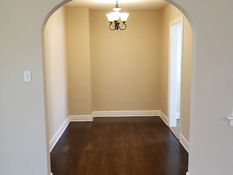 2519 N Robinson Ave #C — Photo 2