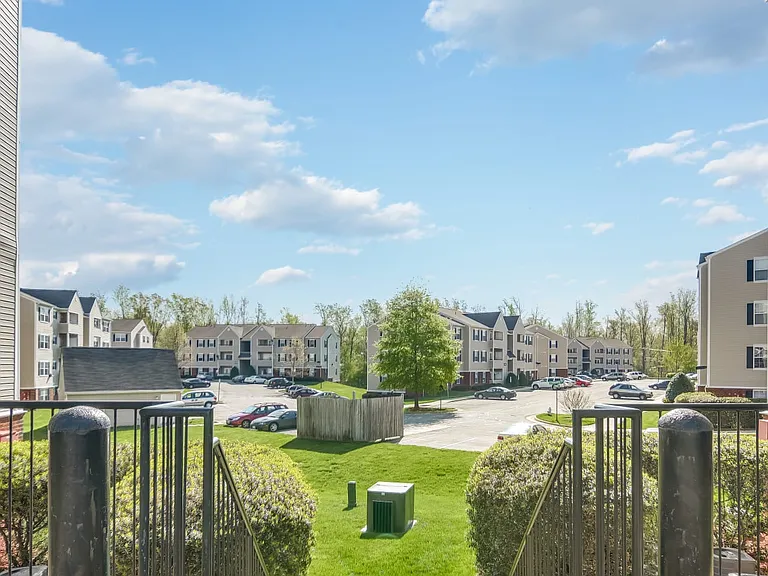 Creekpointe Apartments — Photo 20
