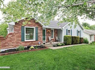 1239 Canterbury Ln, Liberty, MO 64068