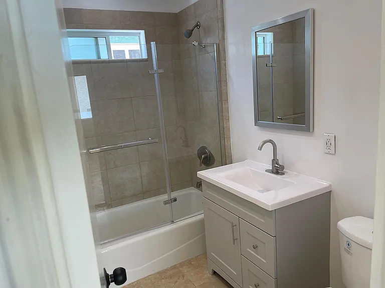 10056-1 Tujunga Canyon Blvd — Photo 6