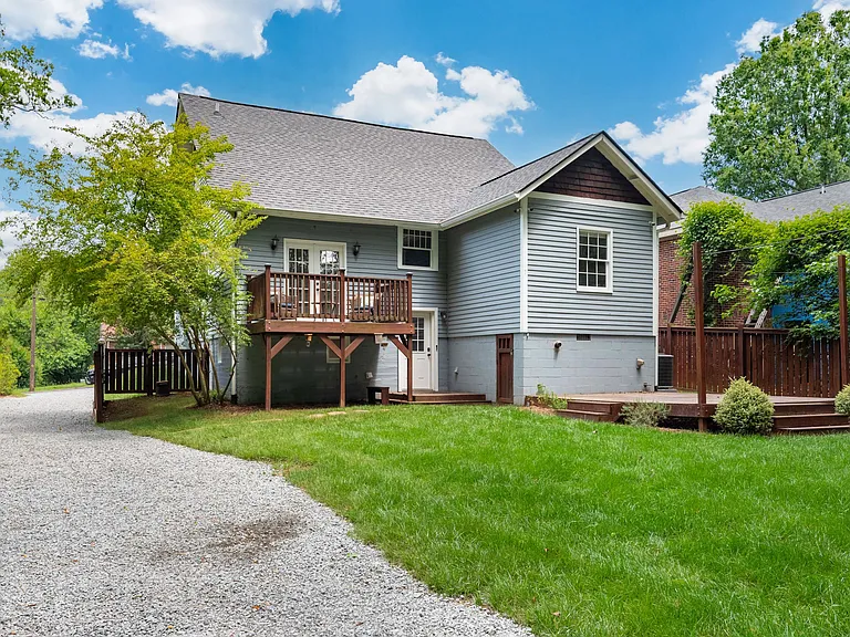 421 Heathcliff St — Photo 37