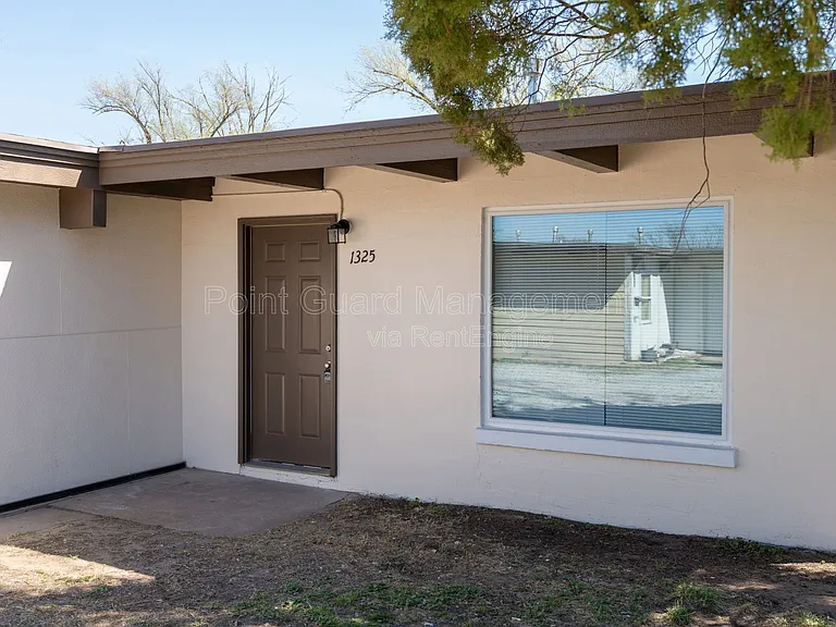 1335 W Dora St #1335 — Photo 24