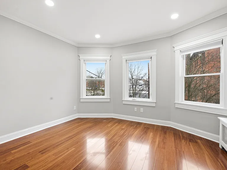 16 Munn St #2 — Photo 6