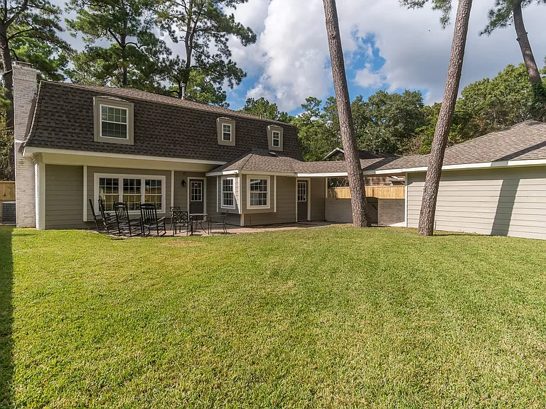726 Thistlewood Dr — Photo 24
