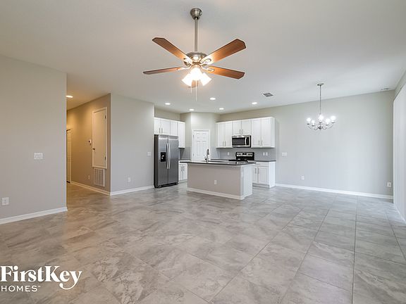 3rd image of 2830 Eagle Lake Blvd