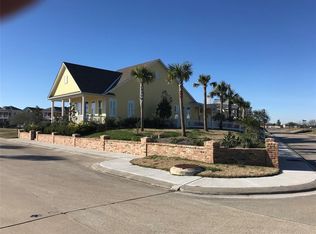9 Compass Cir, Galveston, TX 77554