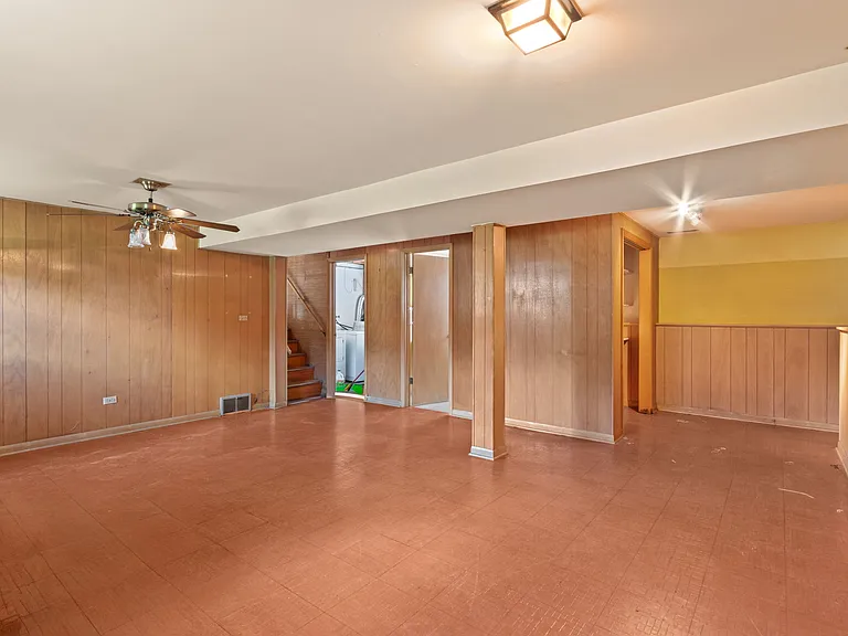 123 Ogden Ave — Photo 32