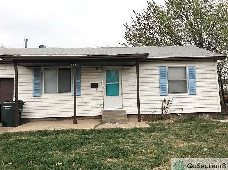 1st image of 4421 SE 41st St