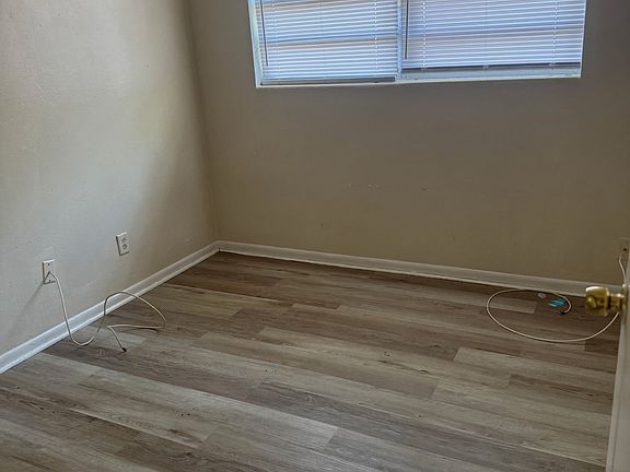 5th image of 4839 Rochdale Rd