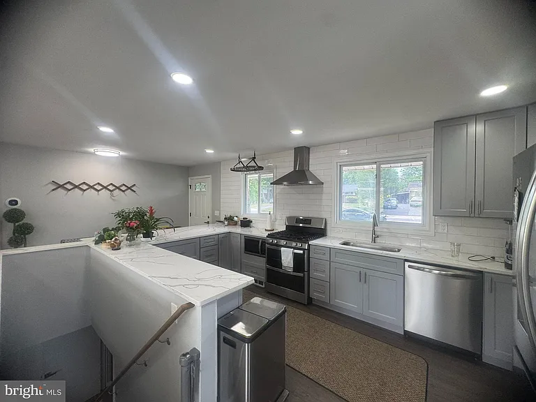 6315 Willowood Ln — Photo 2