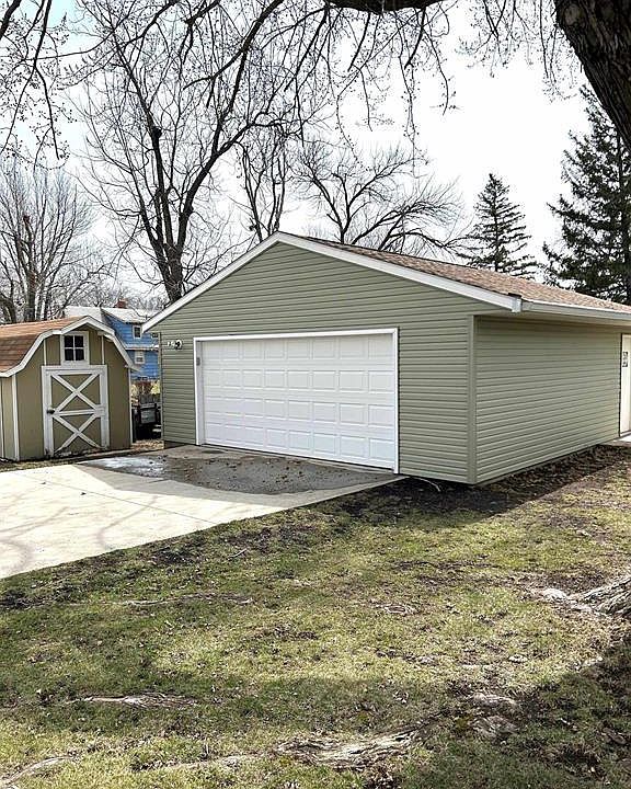 104 N Jackson Ave, Graettinger, IA 51342 Zillow
