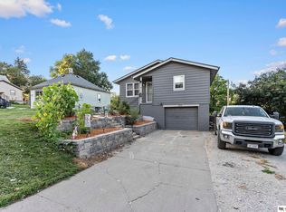 2210 Avenue C, Plattsmouth, NE 68048