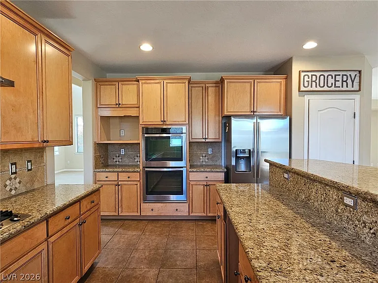 10012 Madison Walk Ave — Photo 15