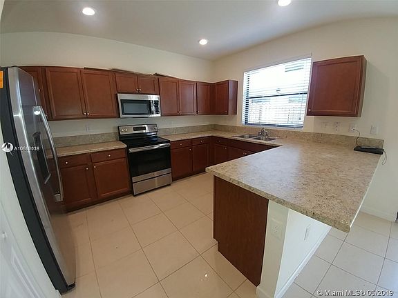 2nd image of 25340 SW 115th Ct #25340