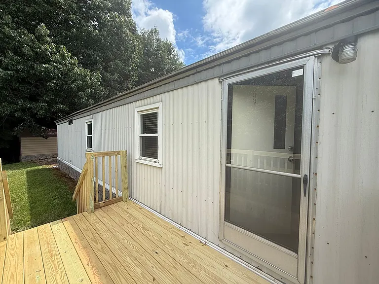 133 Patricia Ln — Photo 18