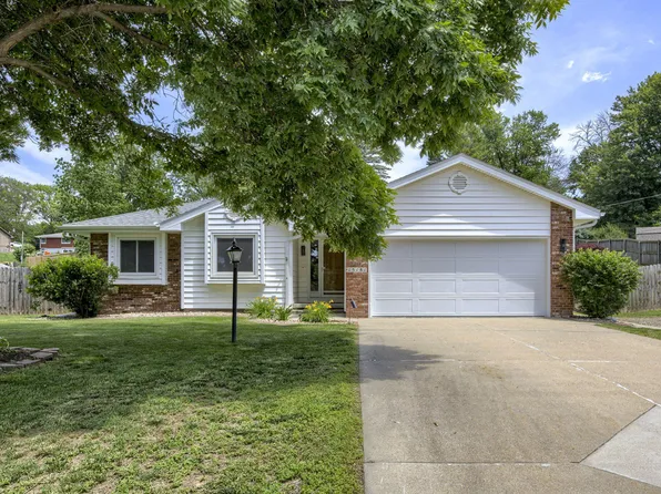 15181 Pinehurst Dr, Council Bluffs, IA 51503