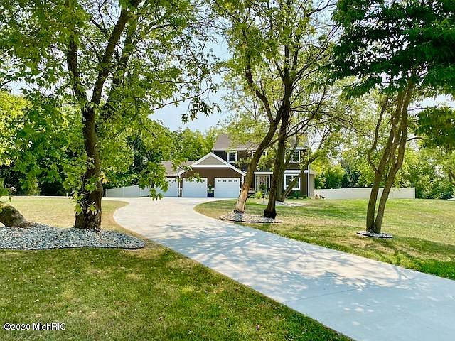 2nd image of 10862 Crowning Acres Ct NE