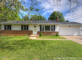 2571 Baldwin St, Jenison, MI 49428