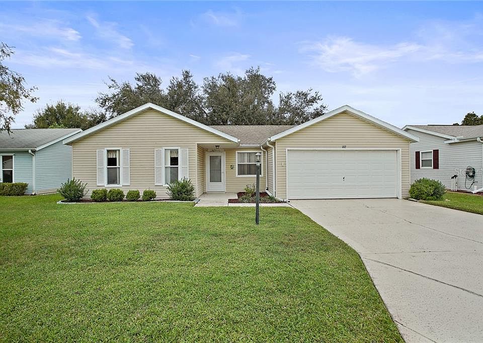 1st image of 207 Willow Brook Dr