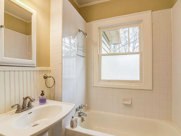 2nd Bathroom