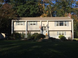 27 Robert St, Flanders, NJ 07836