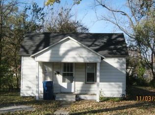 323 Flora Ave, Flora, IL 62839