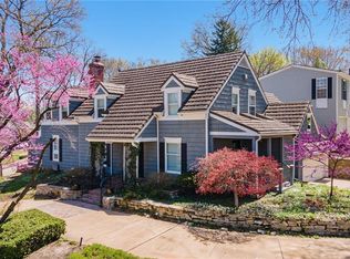 5528 Suwanee Rd, Fairway, KS 66205