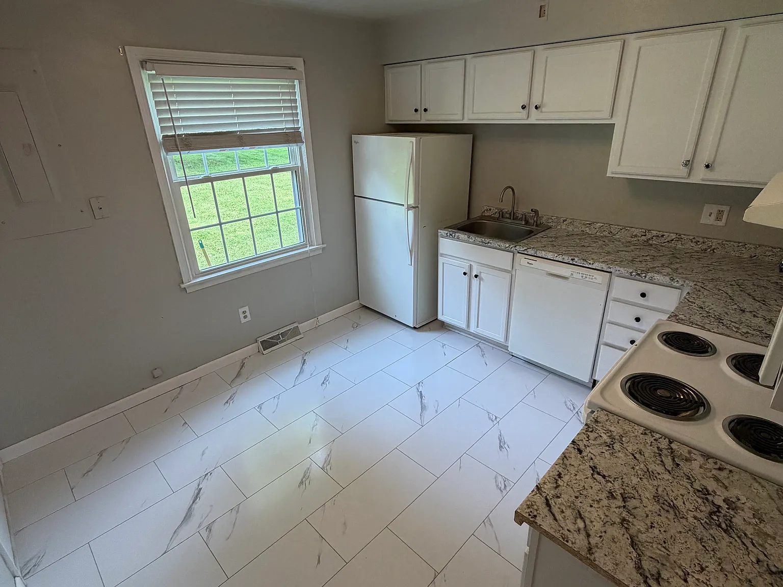 2 bed, 1.5 bath, $1,200 — Photo 1