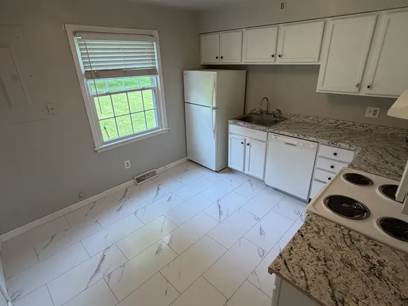 315 Maidenblush Dr #2, New Wilmington, PA 16142