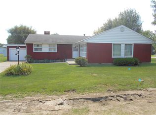 613 N Oak St, Vandalia, MO 63382