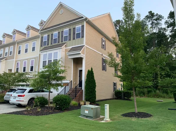 717 Edgewater Ridge Ct, Apex, NC 27523